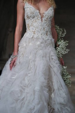Reem Acra gelin gösteri