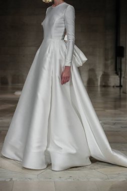 Reem Acra gelin gösteri