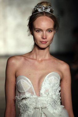  Inbal Dror gelin gösteri