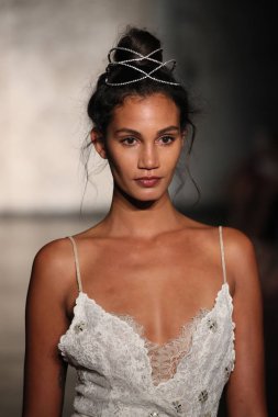  Inbal Dror gelin gösteri