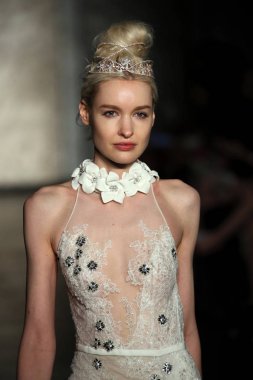  Inbal Dror gelin gösteri