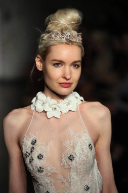  Inbal Dror gelin gösteri