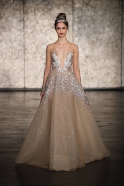  Inbal Dror gelin gösteri