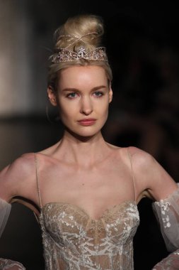  Inbal Dror gelin gösteri