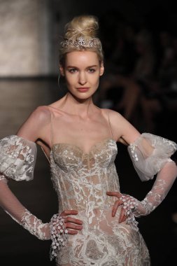  Inbal Dror gelin gösteri