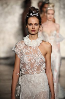  Inbal Dror gelin gösteri 