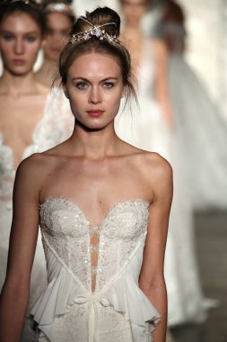  Inbal Dror gelin gösteri 