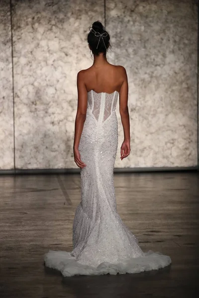 Inbal Dror Bridal show — Stock Photo, Image