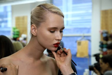  Naeem Khan gelin 2018 koleksiyonu