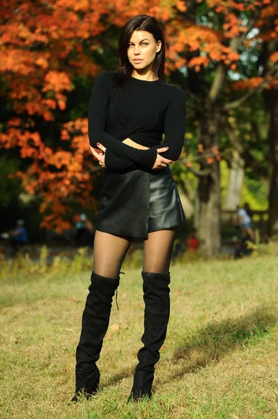 Retrato de moda de mujer de otoño — Foto de Stock