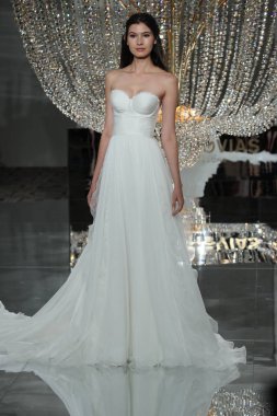 Pronovias Gelin Gösterisi 