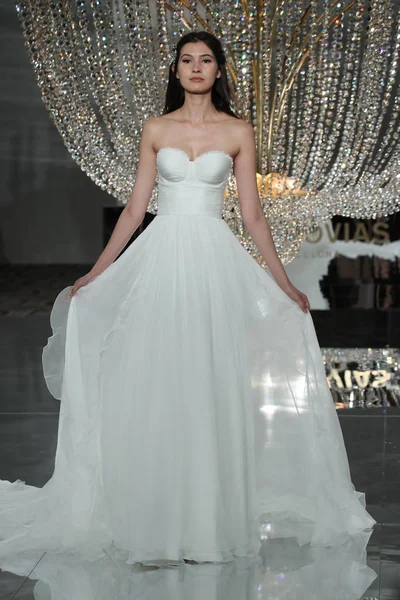 Pronovias Bridal show — Stock Photo, Image