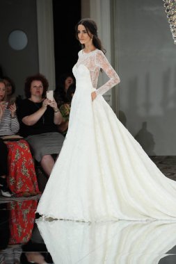 Pronovias Gelin Gösterisi 