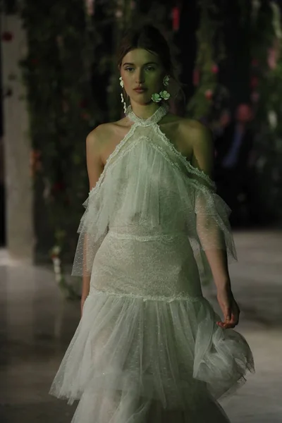 Galia lahav braut show — Stockfoto