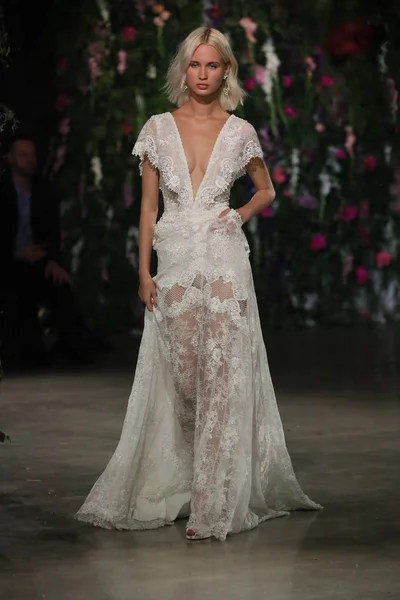 Galia Lahav svatební show — Stock fotografie