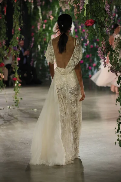 Galia Lahav Bridal show — Stock Photo, Image