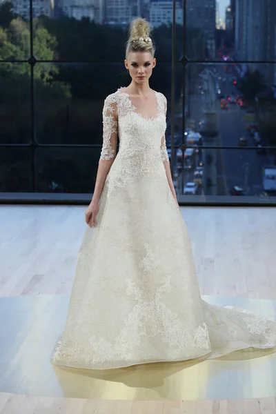 Ines Di Santo  Bridal show — Stock Photo, Image