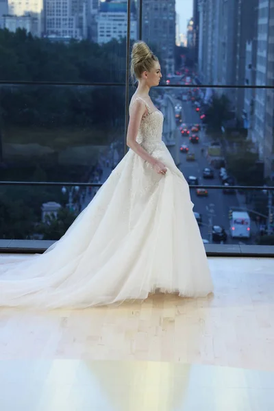 Ines Di Santo Bridal show — Stock Photo, Image