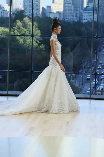 Ines Di Santo Bridal show — Stock Photo, Image