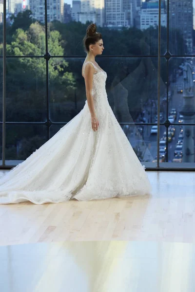 Ines Di Santo Bridal Visa — Stockfoto