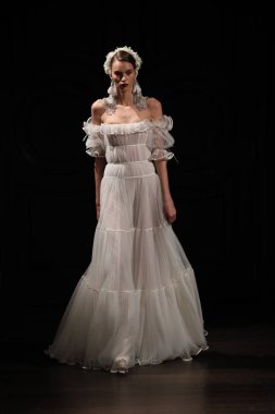 Naeem Khan gelin gösteri 