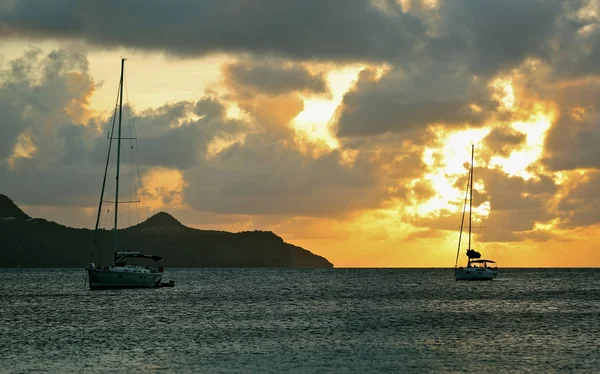 Bellissimo Tramonto Con Incredibile Cielo Nuvoloso Nell Isola Tropicale — Foto Stock