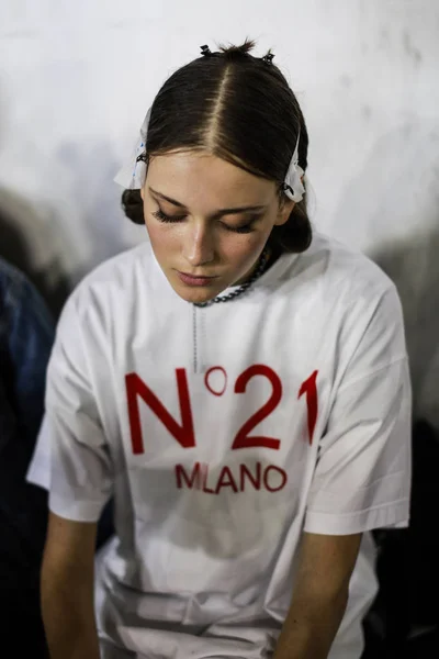 Milan Italië September Een Model Wordt Gezien Backstage Voorsprong Show — Stockfoto
