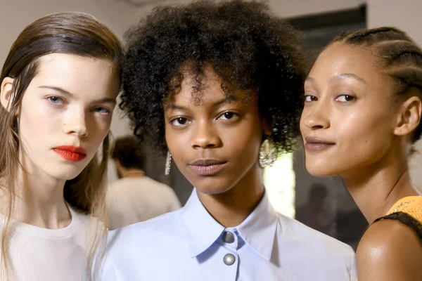 Milan Italy September Models Seen Backstage Ahead Marco Vincenzo Show — Stock Photo, Image