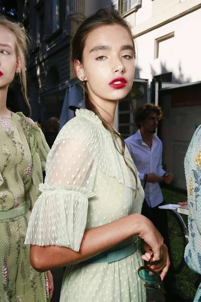 Milan Olaszország Szeptember Modell Látható Backstage Előtt Luisa Beccaria Show — Stock Fotó
