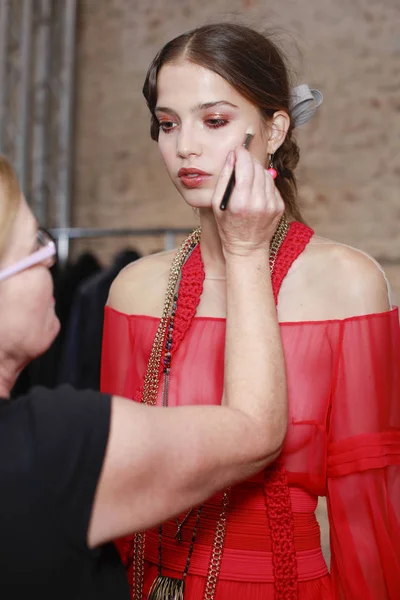 Milan Italy September Model Getting Ready Backstage Les Copains Show — Stock Photo, Image