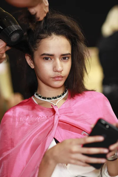 Milan Italy September Model Getting Ready Backstage Gabriele Colangelo Show — Stock Photo, Image