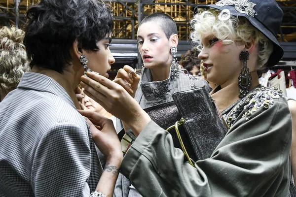 Milan Talya Eylül Modelleri Sahne Arkasında Antonio Marras Gösteri Öncesinde — Stok fotoğraf