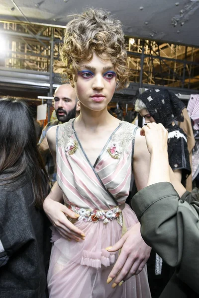 Milano Italien September Modell Ses Backstage Inför Antonio Marras Showen — Stockfoto