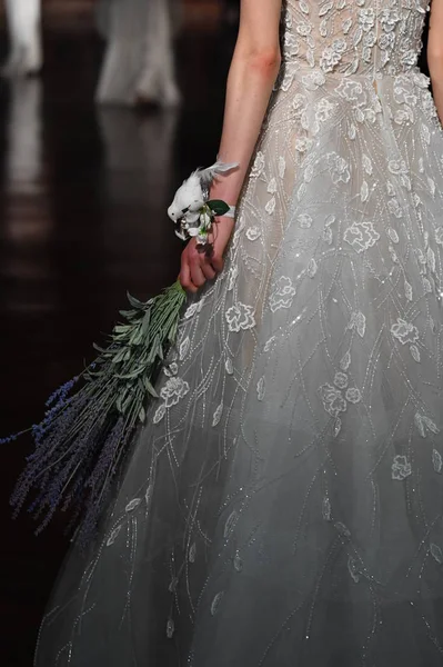 New York April Model Walks Runway Wearing Reem Acra Spring — Stock Photo, Image