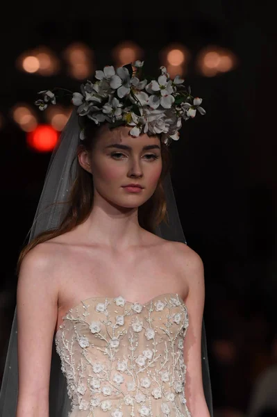 New York April Model Walks Runway Wearing Reem Acra Spring — Stock Photo, Image