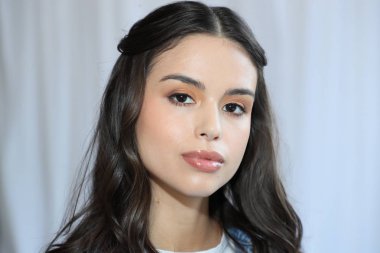 New York, Ny - 14 Nisan: Bir model poz önce 14 Nisan 2018 Watters bahar 2019 gelin moda gösteri New York'ta sahne arkası. 