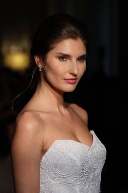 New York, Ny - 14 Nisan: Manken Anna Maier sırasında pist yürür / Ulla Maija bahar 2019 gelin moda show 14 Nisan 2018 New York'ta. 