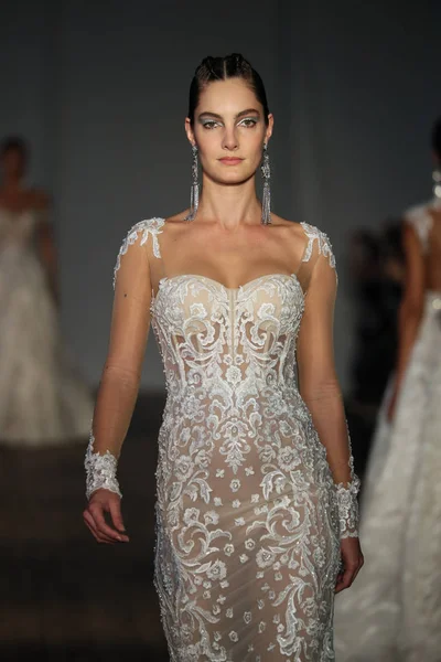 New York Nisan Pist Berta Gelin Bahar 2019 Moda Için — Stok fotoğraf