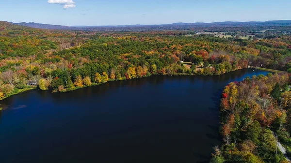 Flygdrönare Utsikt Över Sjön Höst State Park — Stockfoto