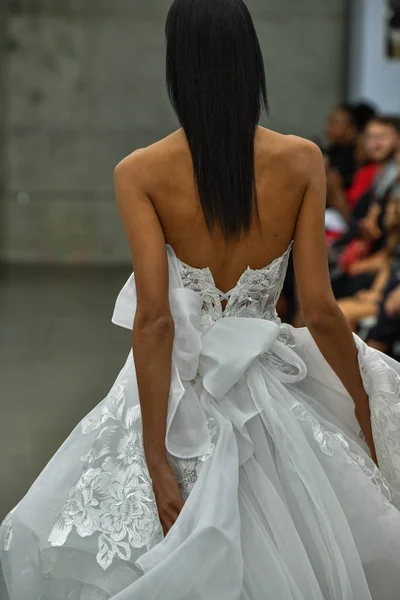 New York Octobre Mannequin Parcourt Piste Lors Pnina Tornai Fall — Photo