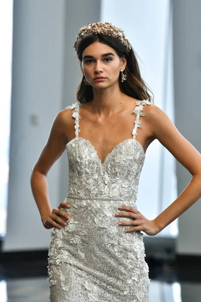 New York Října Modelka Kráčí Ranveji Během Berta Fall 2020 — Stock fotografie