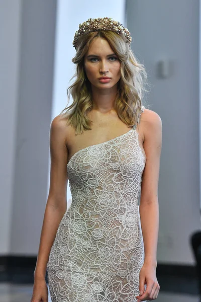 New York Října Modelka Kráčí Ranveji Během Berta Fall 2020 — Stock fotografie