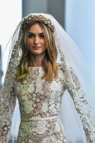 New York Oktober Modell Går Banan Berta Fall 2020 Bridal — Stockfoto