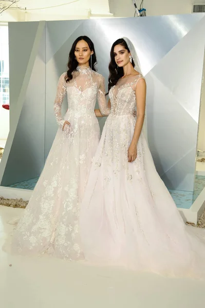 New York October Models Posing Galia Lahav Fall 2020 Bridal — Stock Photo, Image