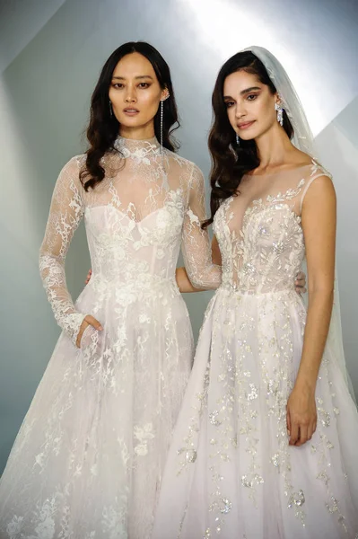 October 在2019年10月6日于纽约举行的Galia Lahav Fall 2020 Bridal Presentation上的模特表演 — 图库照片