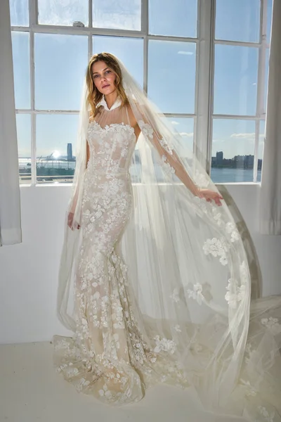 New York Octobre Mannequin Posant Lors Galia Lahav Fall 2020 — Photo