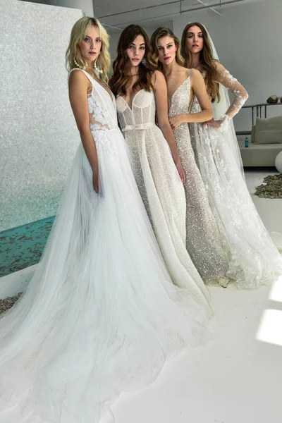 New York October Models Posing Galia Lahav Fall 2020 Bridal — Stock Photo, Image
