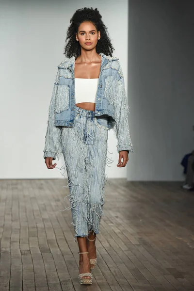 New York October Model Walks Runway Hayley Paige Fall 2020 — Stock Photo, Image