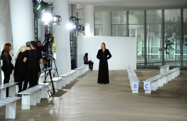 New York, Ny - 5 Ekim: Ines Di Santo Fall 2020 Gelin Runway Show 'dan önceki pist 5 Ekim 2019, New York.