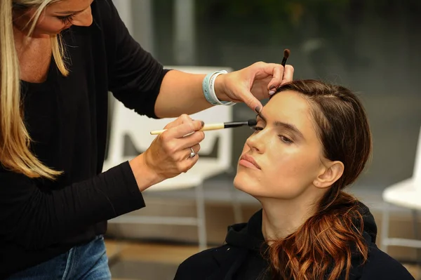 New York October Model Getting Ready Backstage Ines Santo Fall — 스톡 사진